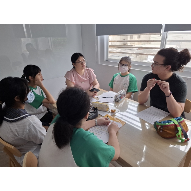 English Corner with EPT1.jpg