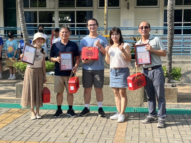 寄宿家庭合影
