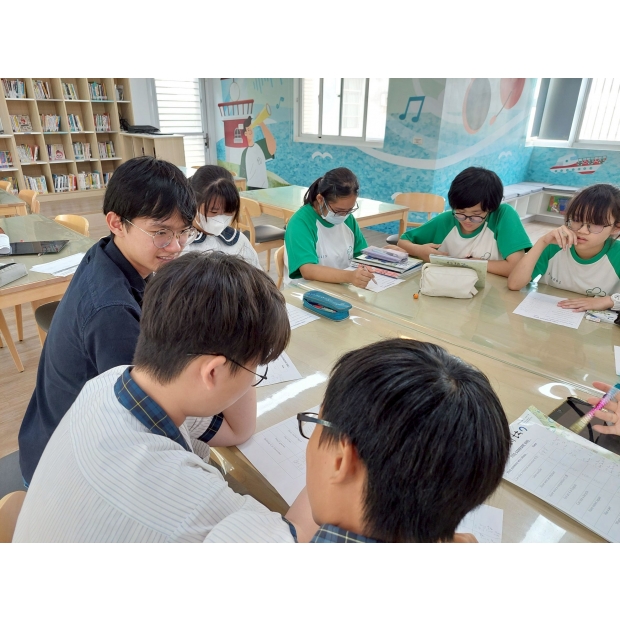 English Corner 20251107