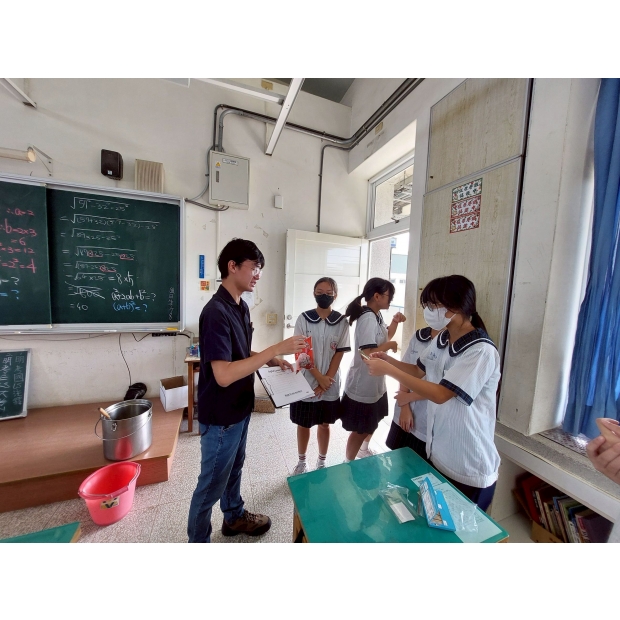 English Corner 20251107