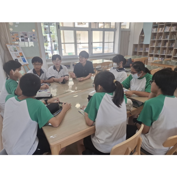 English Corner 20251107