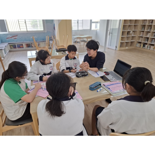 English Corner Team Exercise with Jack Tan