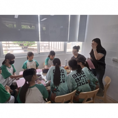 English Corner with Class Groups
